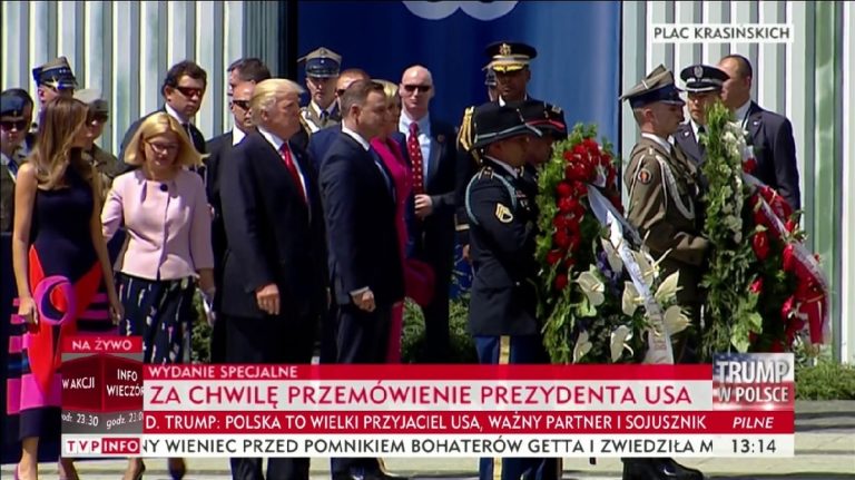 Dowartościowanie słuchaczy Trump wie, że to skuteczne narzędzie perswazji