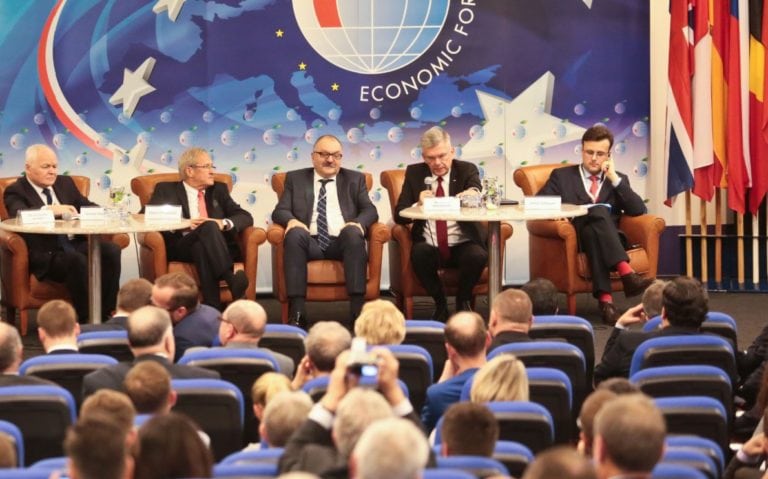 Jak komunikować zmianę daty wydarzenia